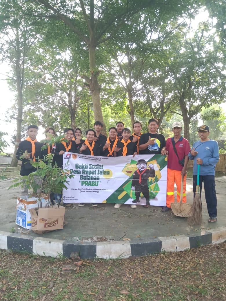 Peduli Lingkungan, Komunitas Anak Keren Subang XXMMIV Gelar Aksi Tanam Pohon Mangga di Area TPS Desa Nanggerang